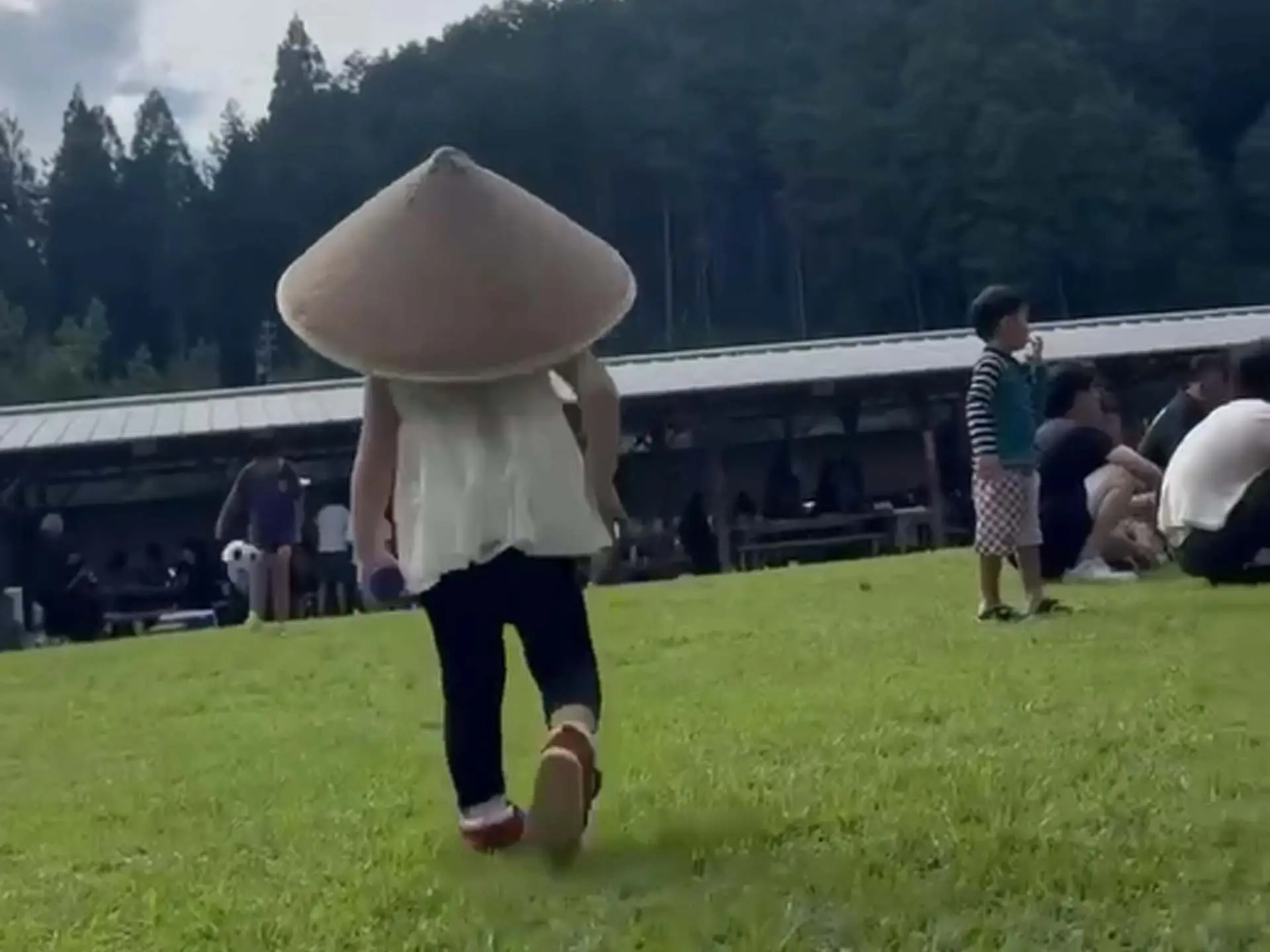 芝生広場